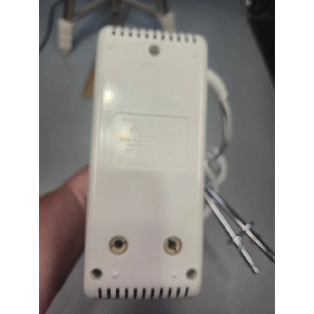 Hamilton Beach White 3 Speed Hand Mixer with Chrome Beaters 8700 Type M24